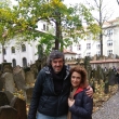 María Elisa y su marido, muy buena gente juda de Argentina en el Aniguo Cementerio Judío de Praga el 6 de noviembre de 2017